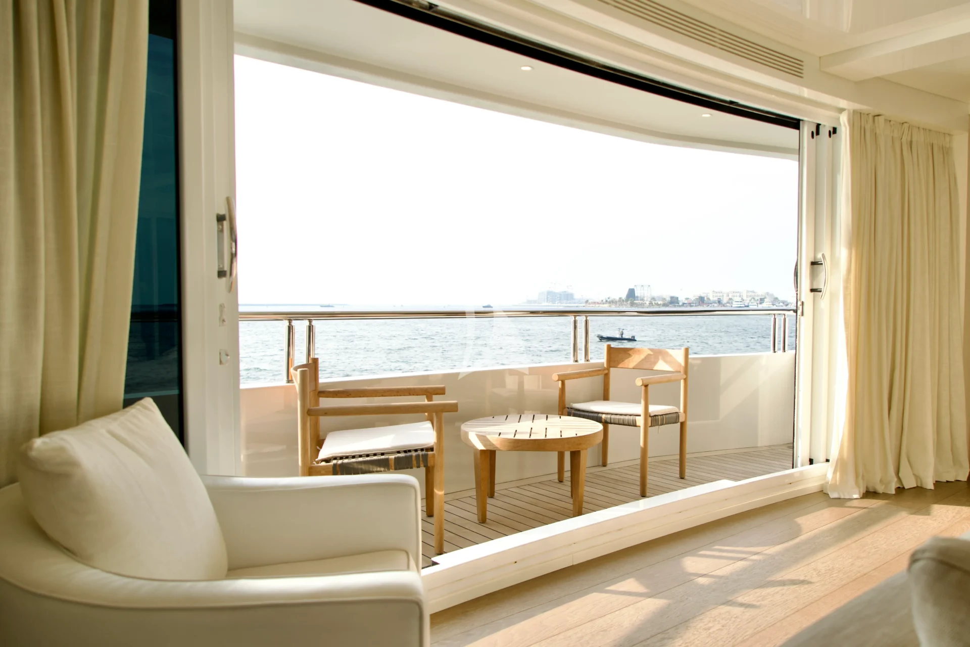 LIQUID SKY Charter Yacht