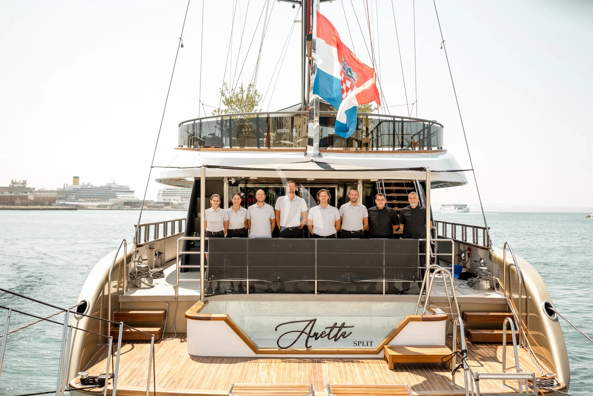 ANETTA Charter Yacht