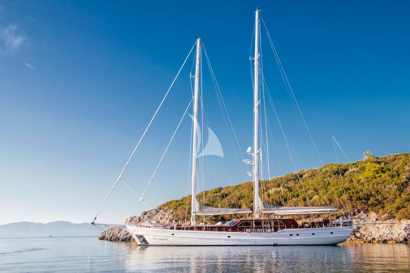 HIC SALTA Charter Yacht