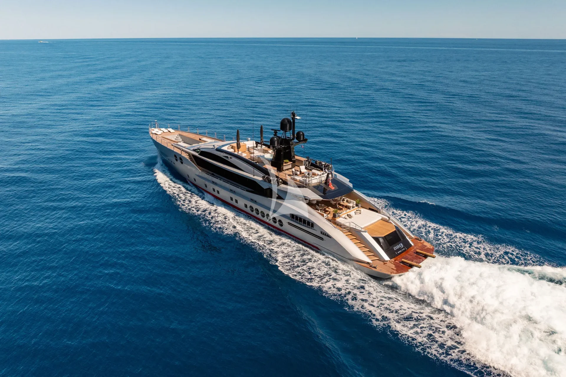 DB9 Charter Yacht