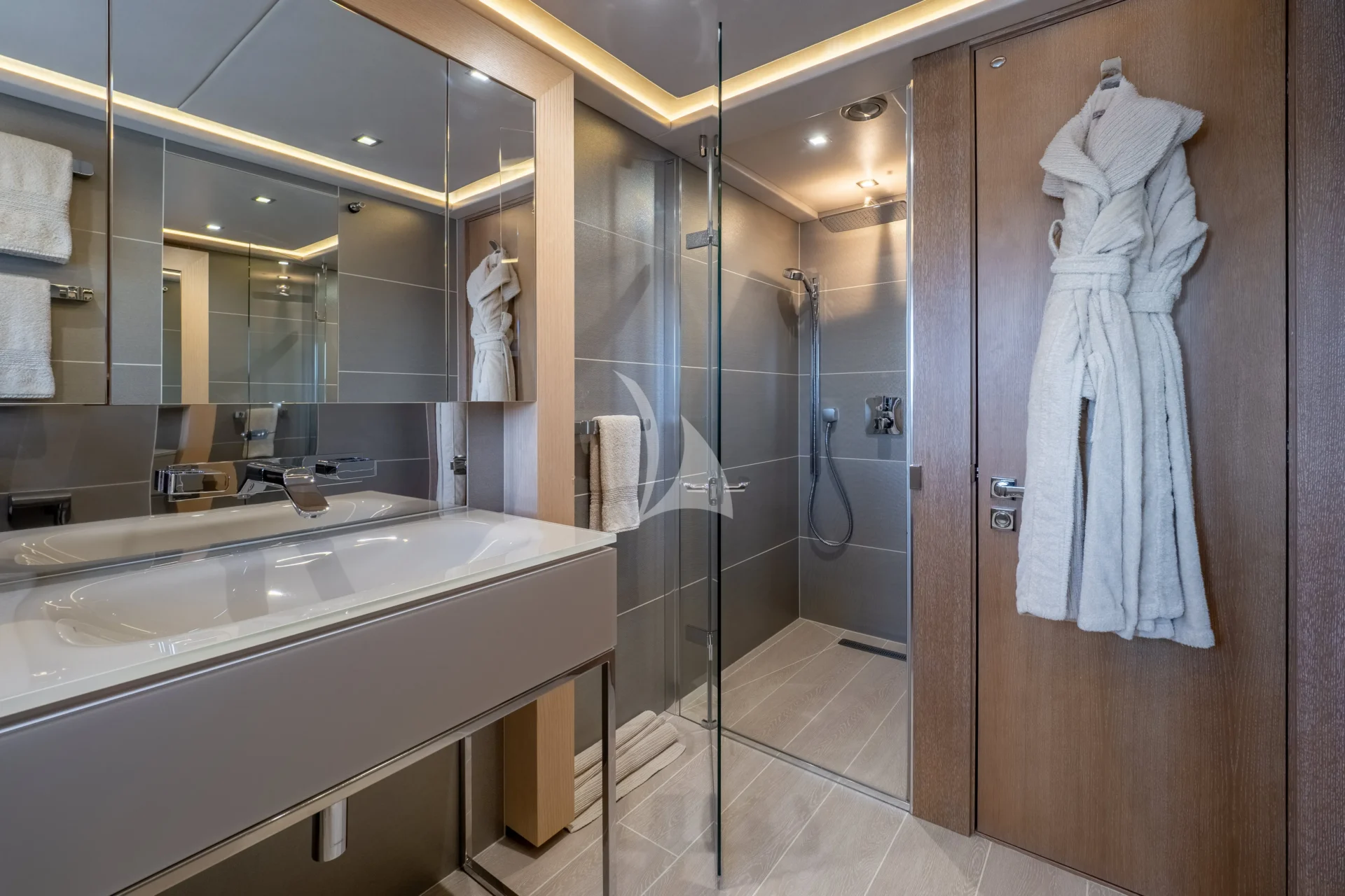 ARADOS Charter Yacht