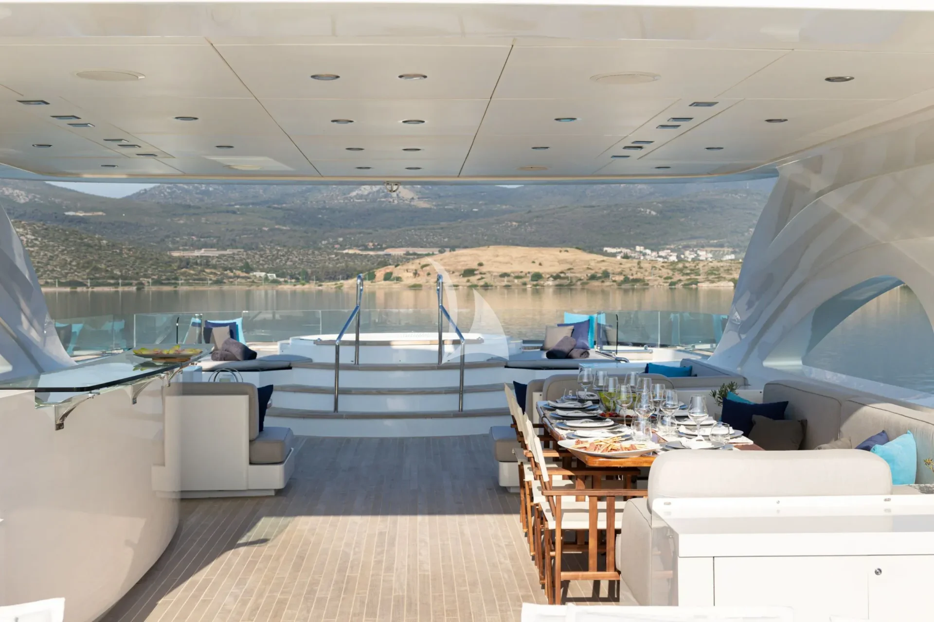 I SEA Charter Yacht