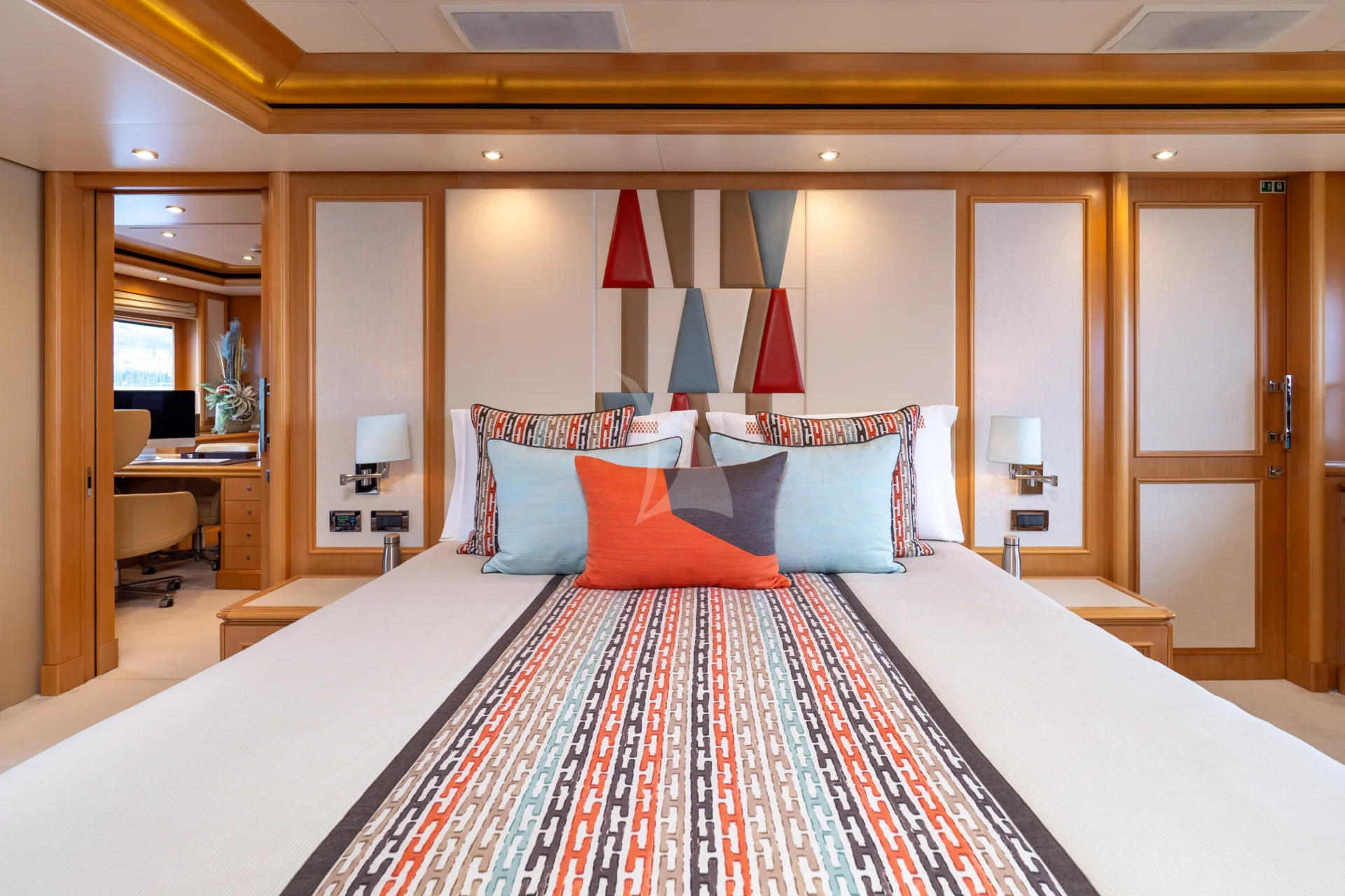 HANA Charter Yacht