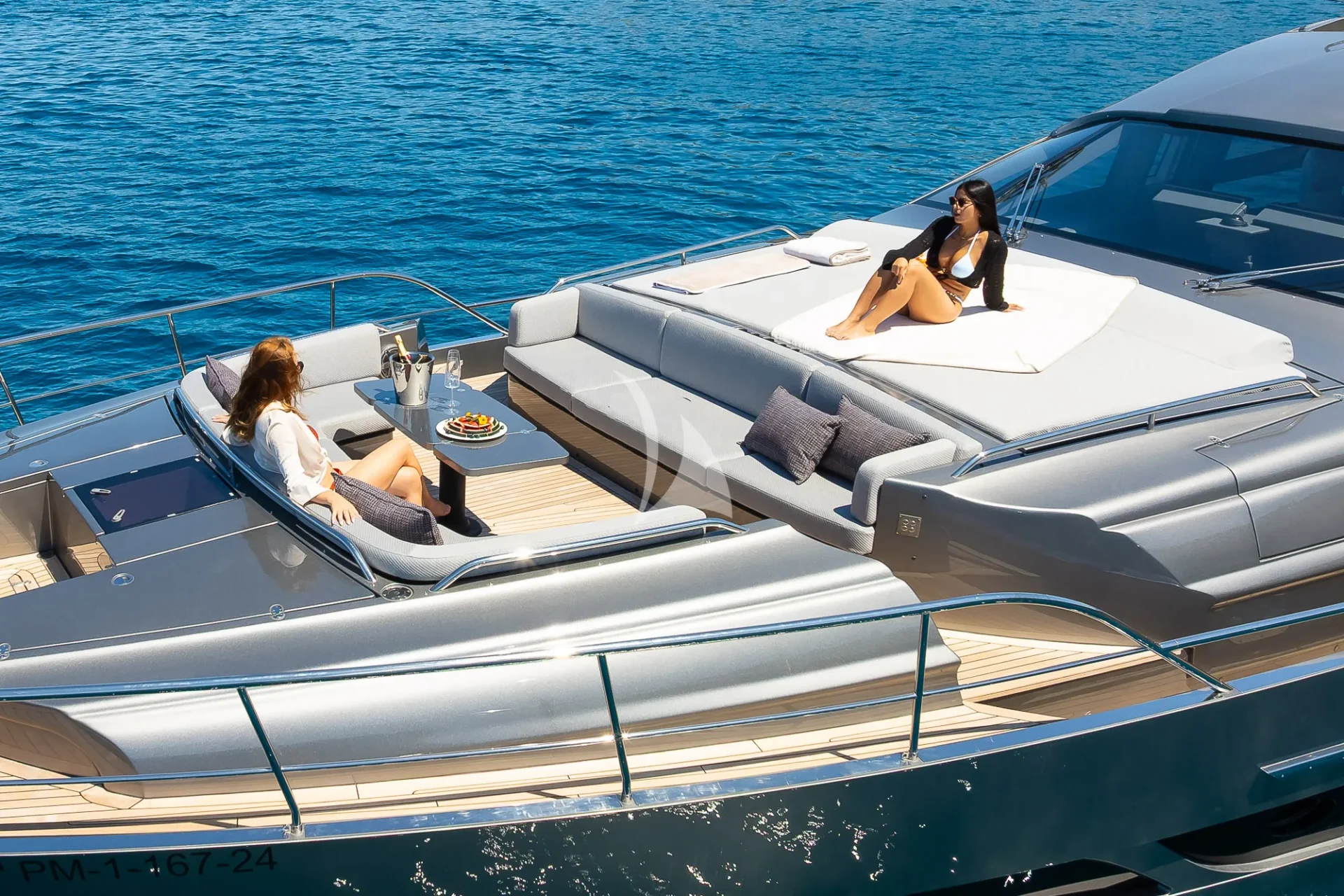 EL MACANN Charter Yacht