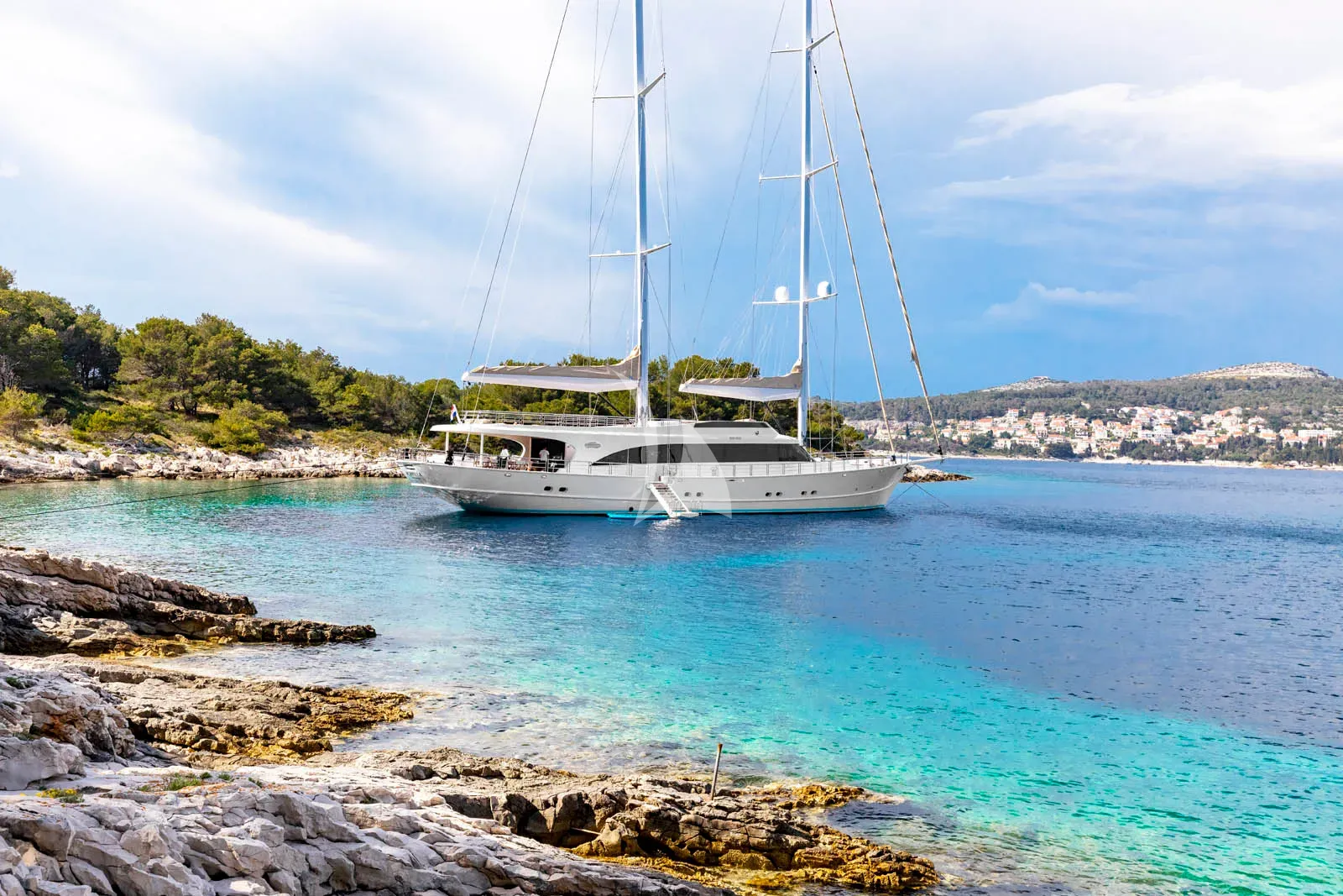 ACAPELLA Charter Yacht