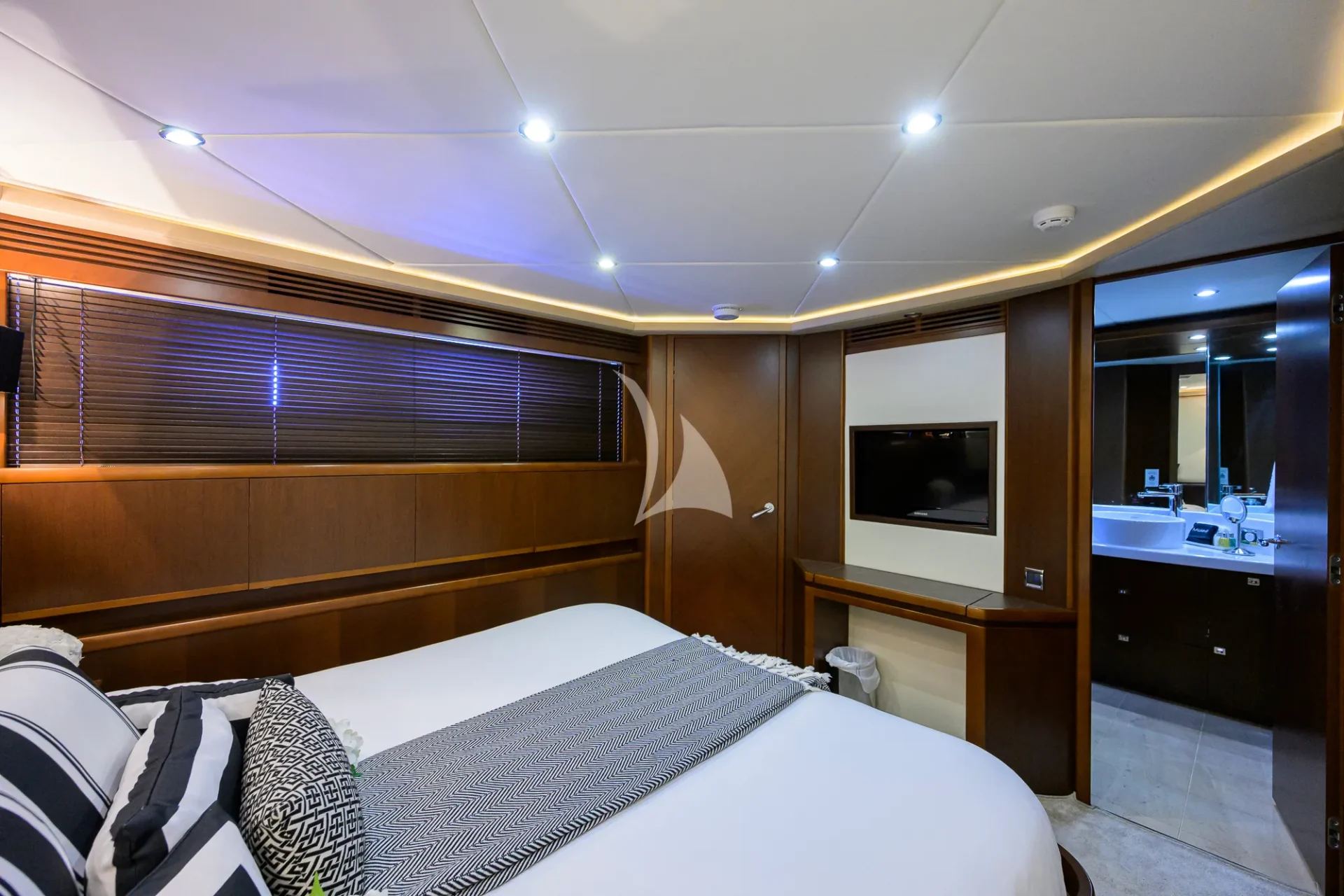 SPECTRE Charter Yacht