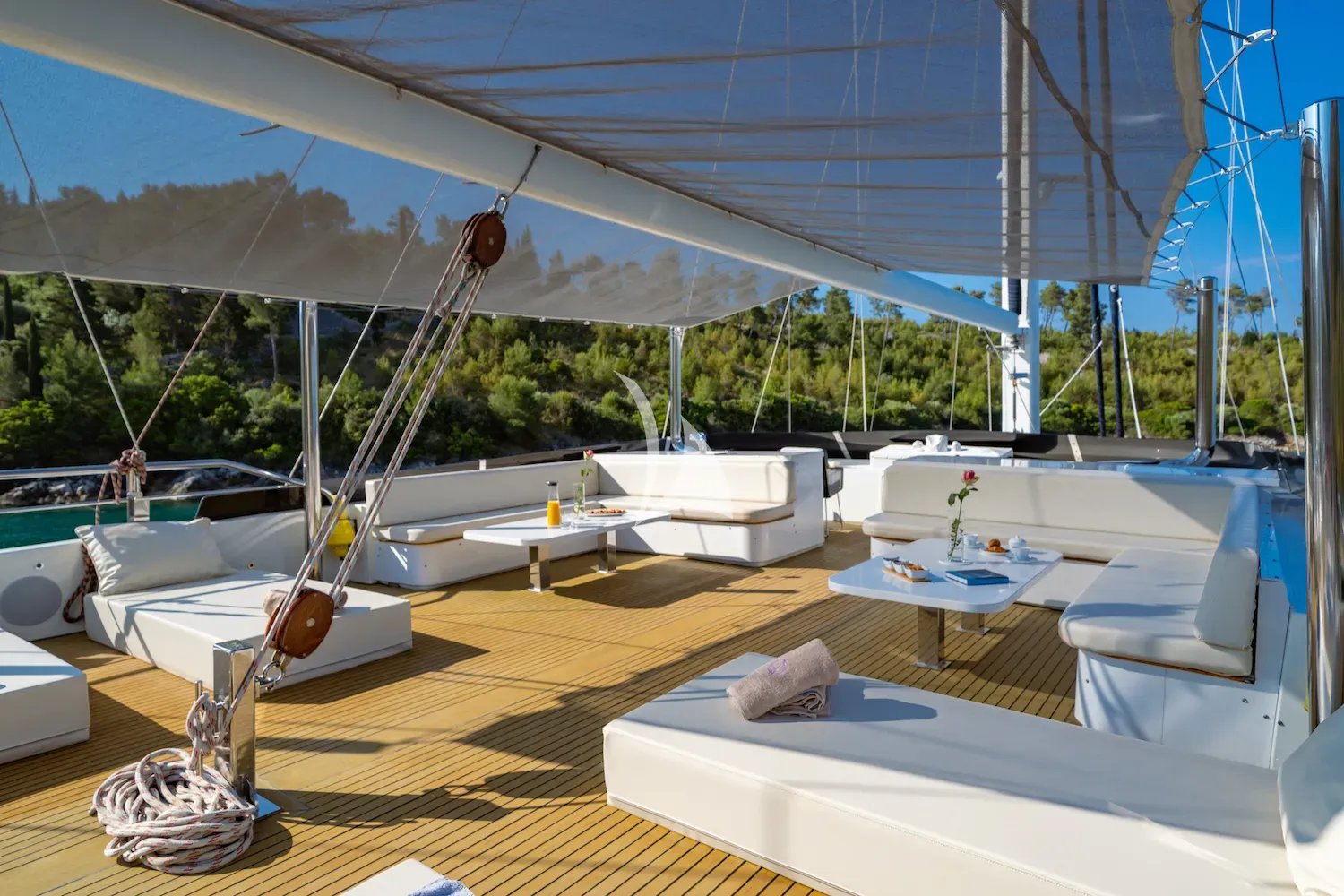 NAVILUX Charter Yacht