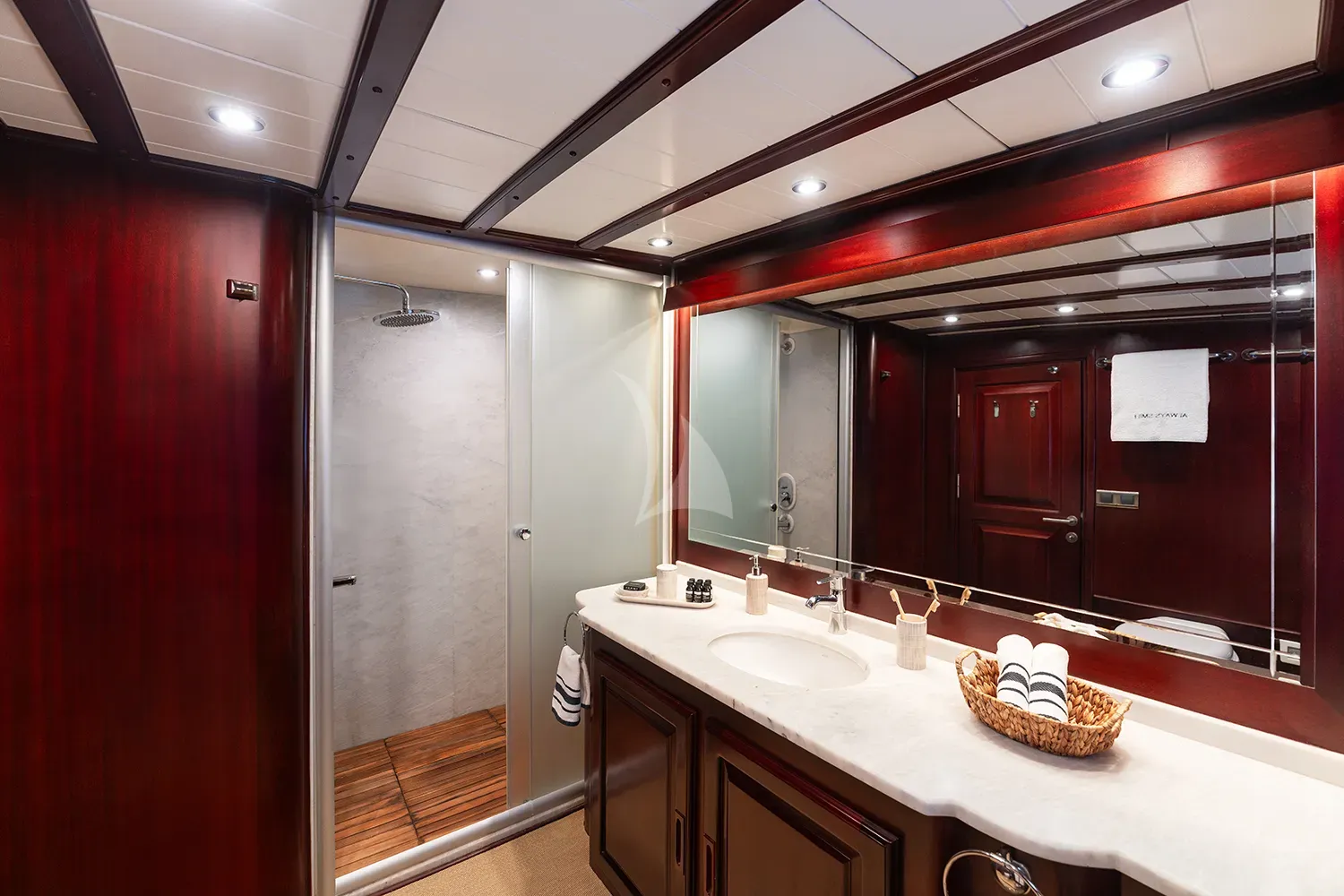 ALWAYS SMILE Charter Yacht