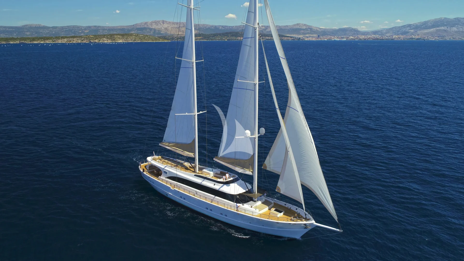 ACAPELLA Charter Yacht