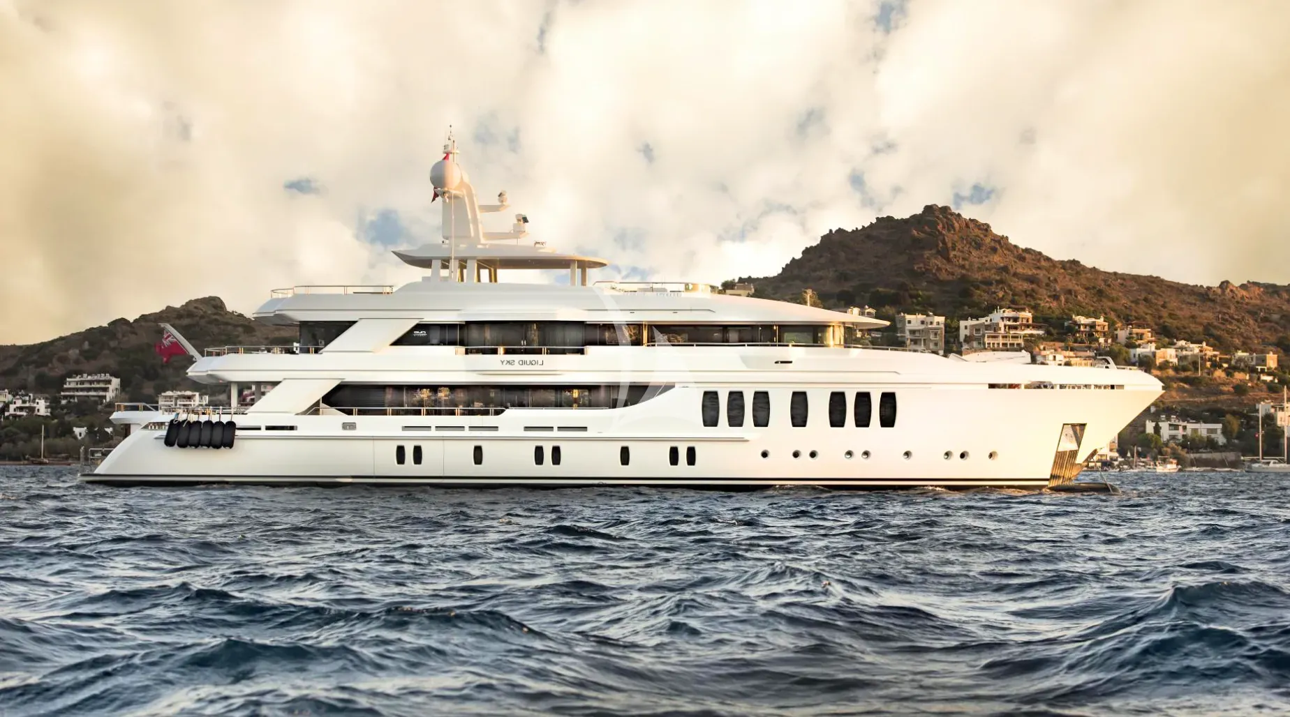 LIQUID SKY Charter Yacht