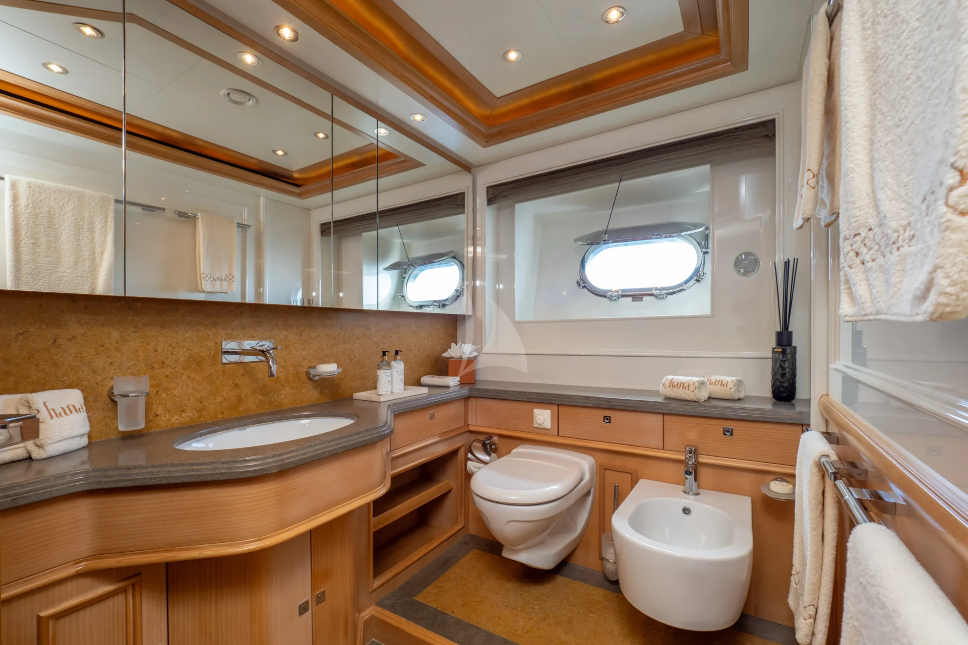 HANA Charter Yacht