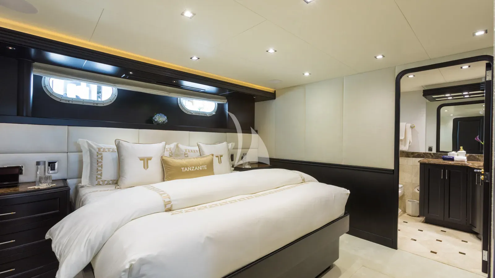 TANZANITE Charter Yacht