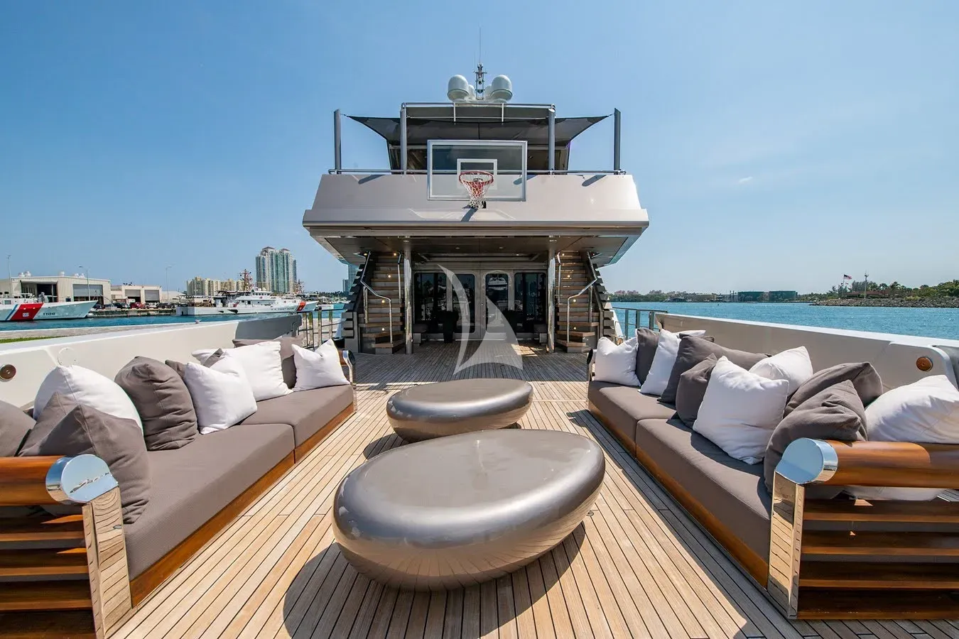 MIZU Charter Yacht