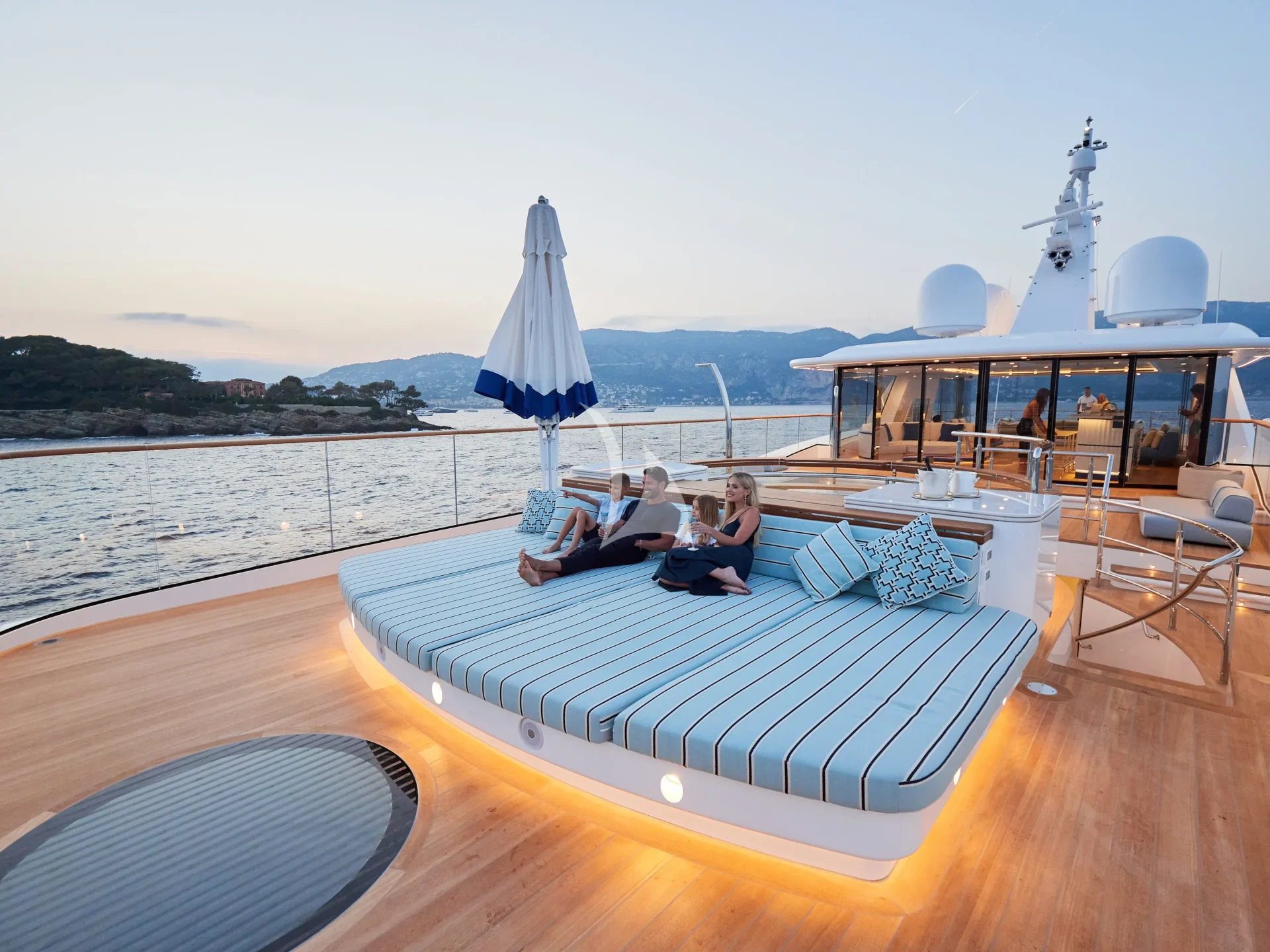 CORAL OCEAN Charter Yacht
