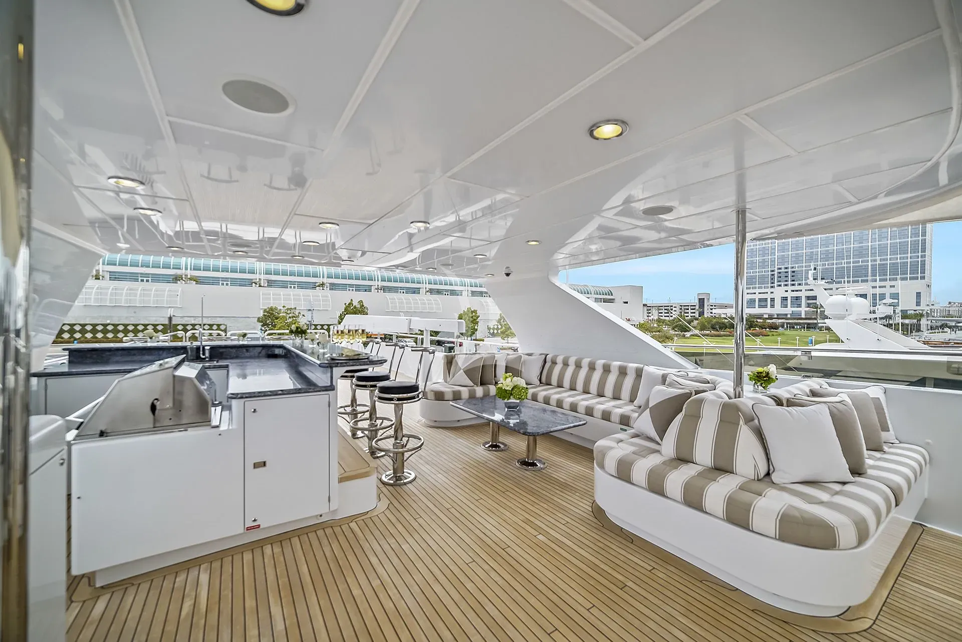ARTEMIS Charter Yacht