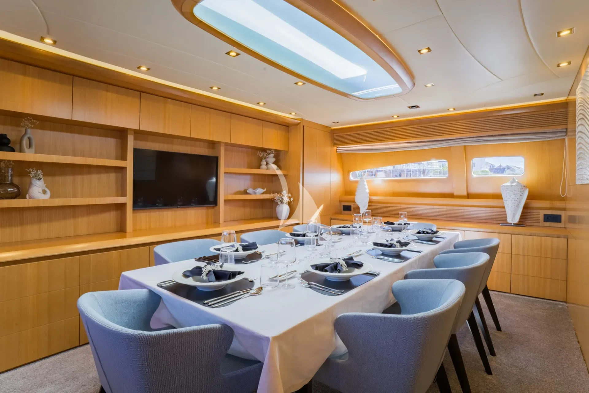 Cynthia Charter Yacht