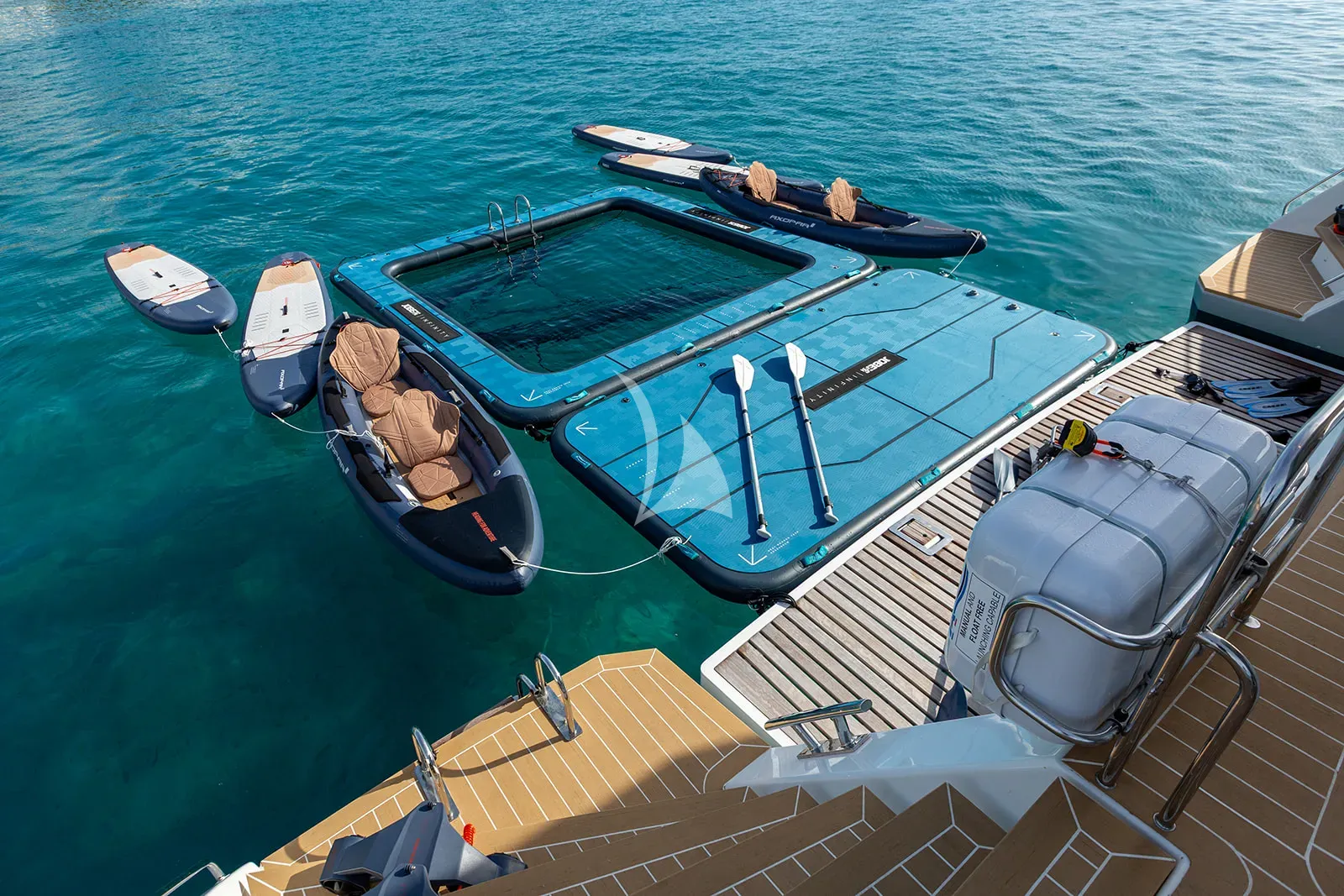 VAGATOR Charter Yacht