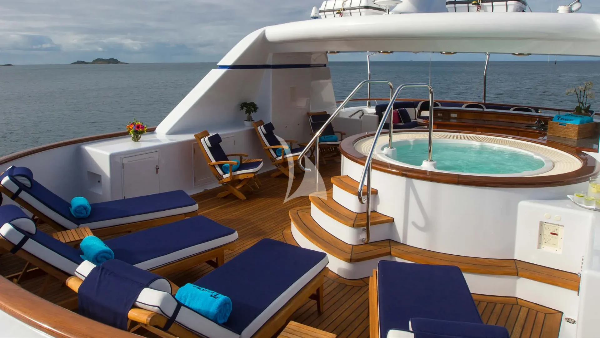 TELEOST Charter Yacht