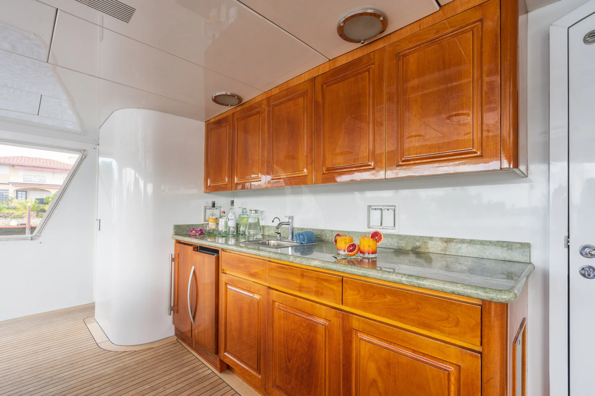 CHANSON Charter Yacht
