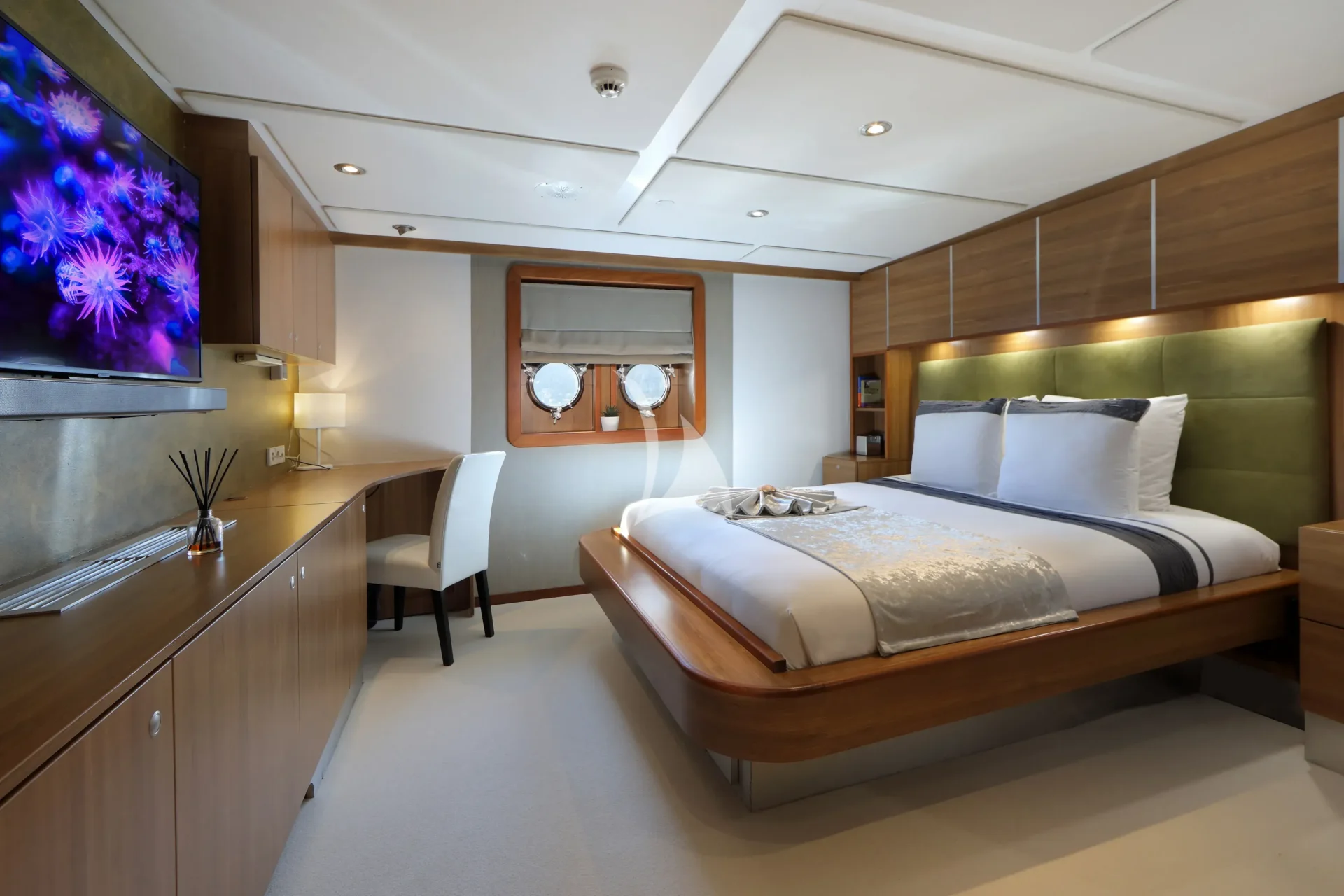 SHERAKHAN Charter Yacht