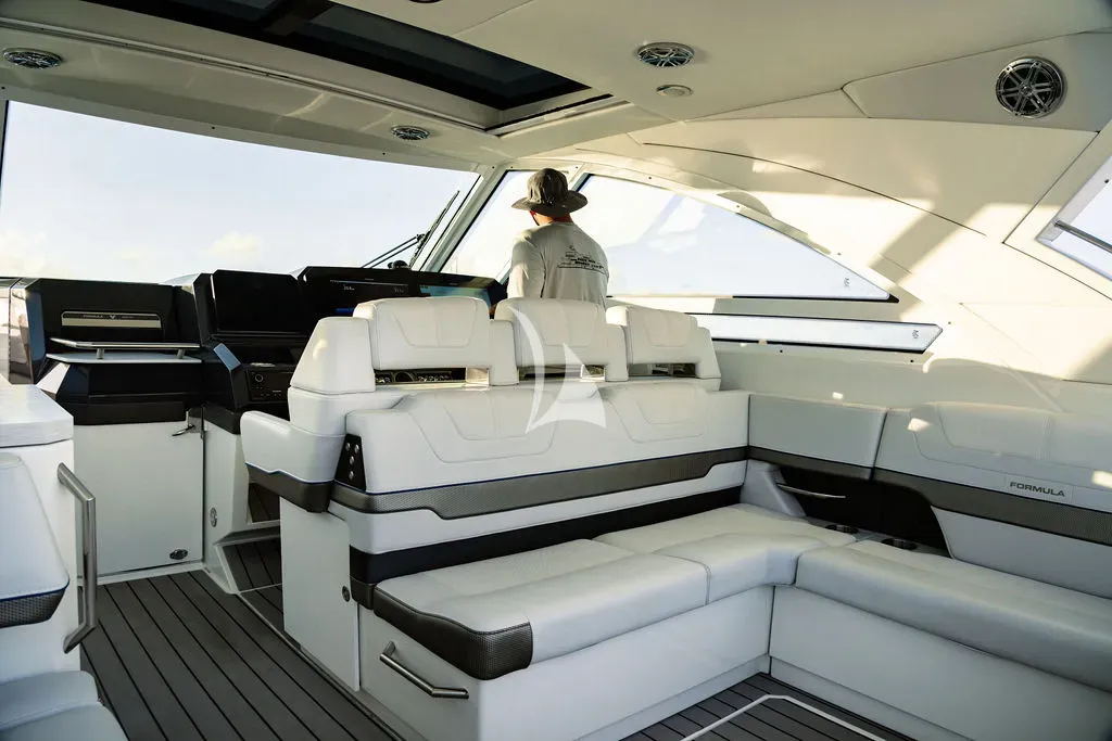 OCEAN CLUB Charter Yacht