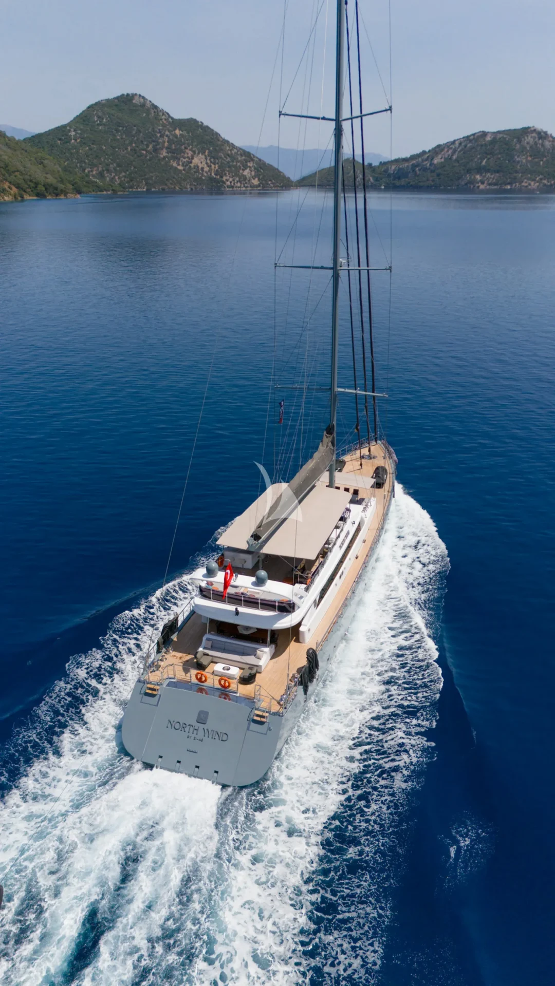 North Wind Charter Yacht