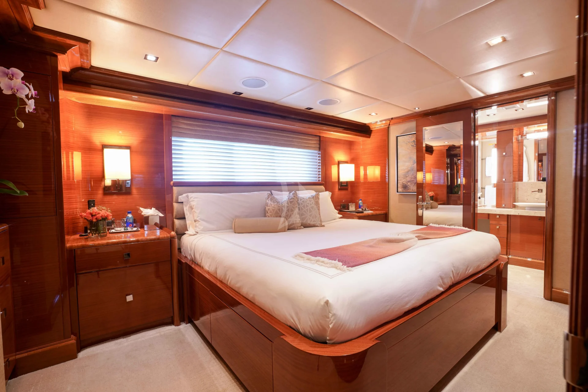 ASPEN ALTERNATIVE Charter Yacht