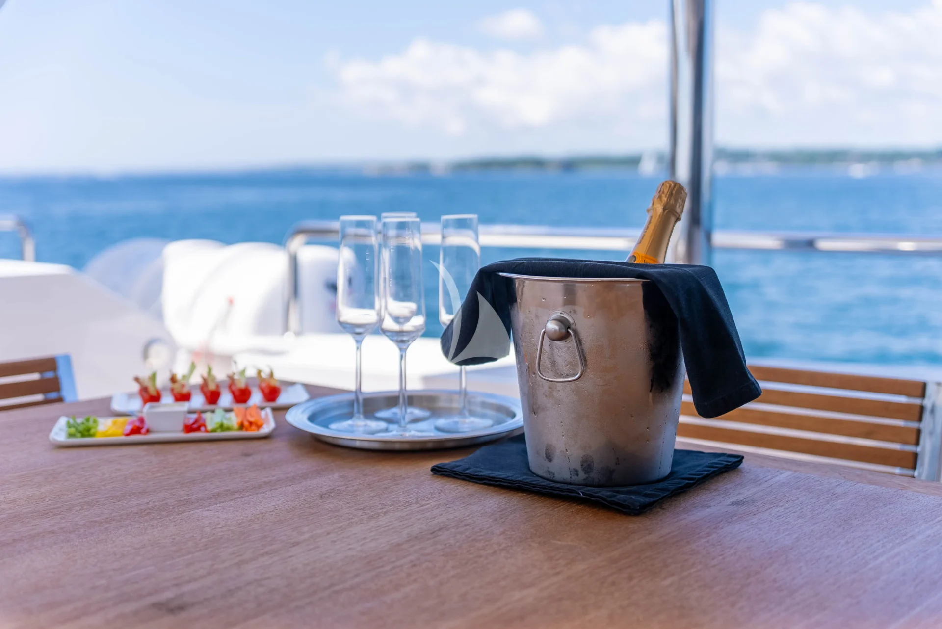 TANZANITE Charter Yacht