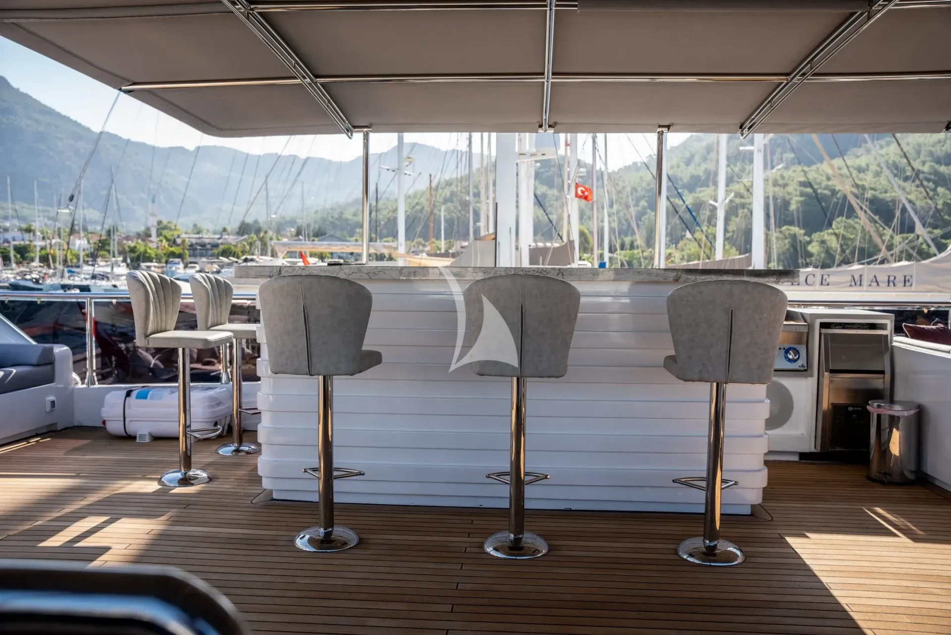 North Wind Charter Yacht