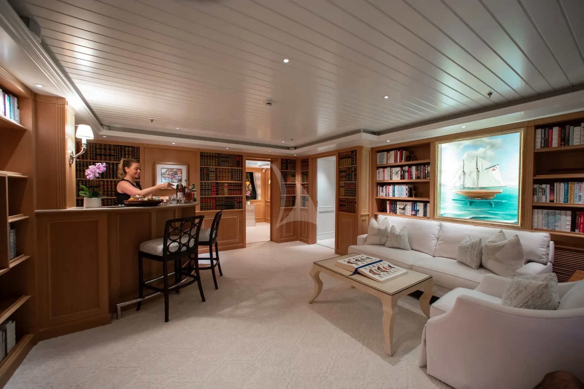 HUNTRESS Charter Yacht