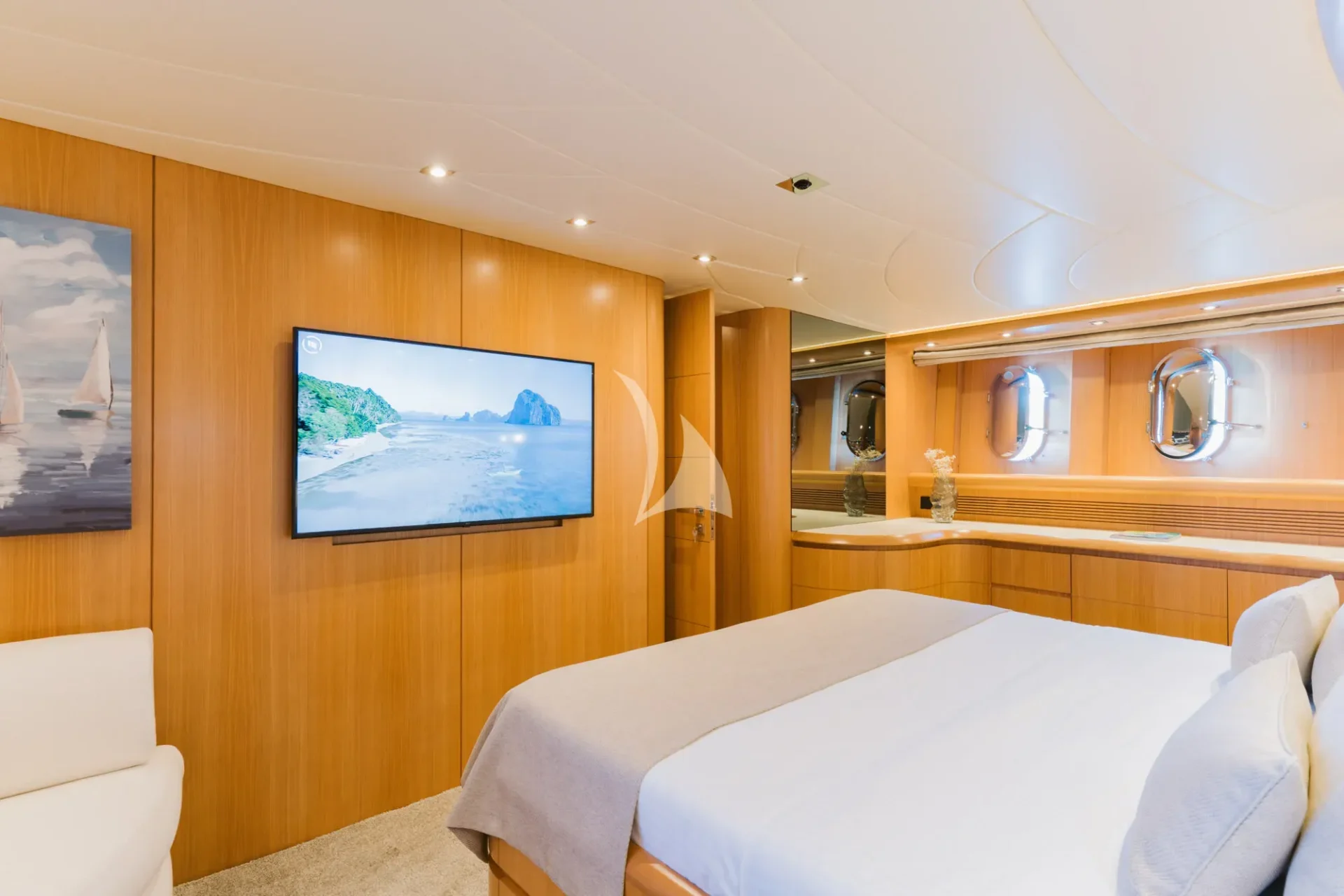 Cynthia Charter Yacht