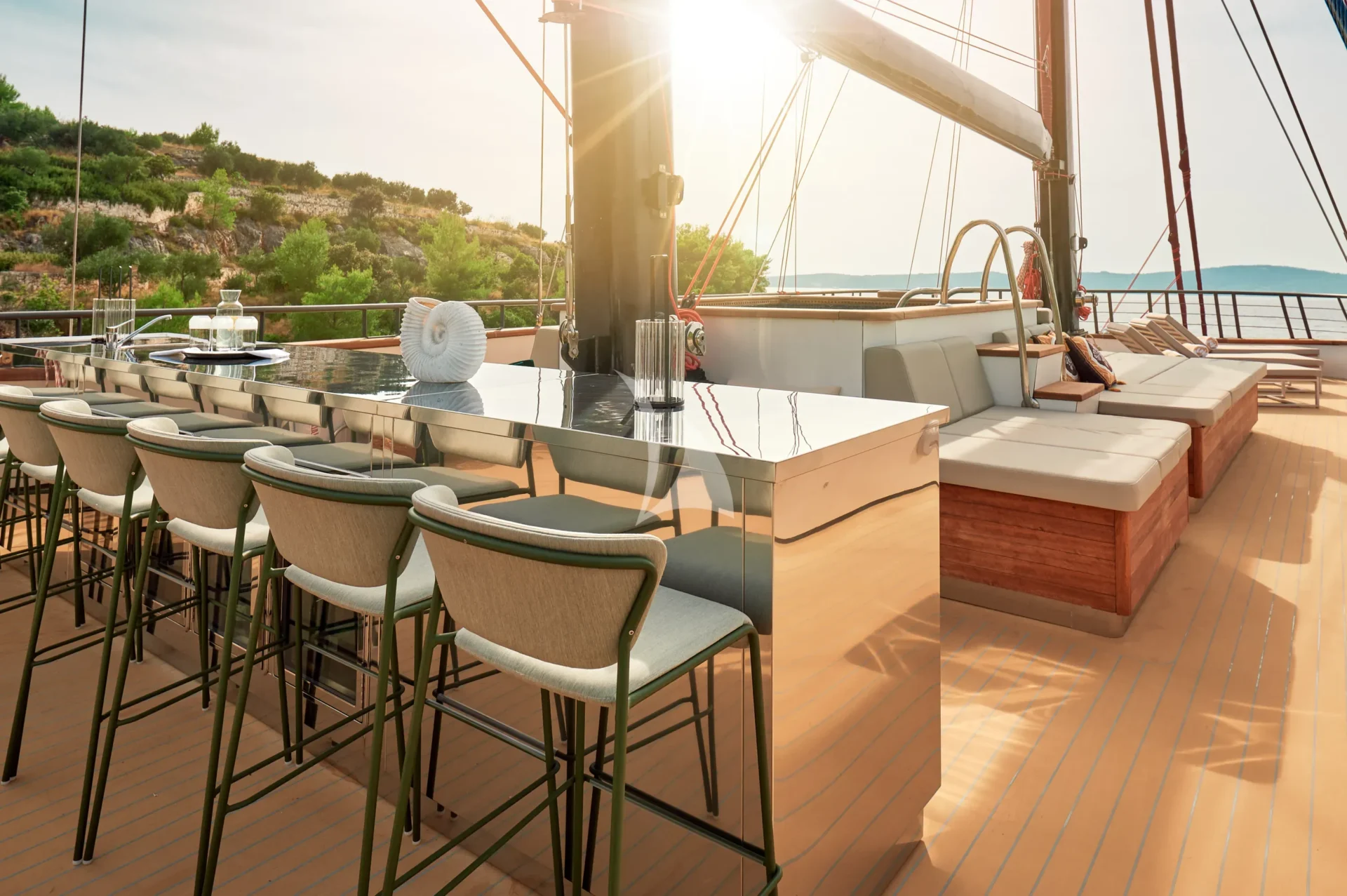ANETTA Charter Yacht