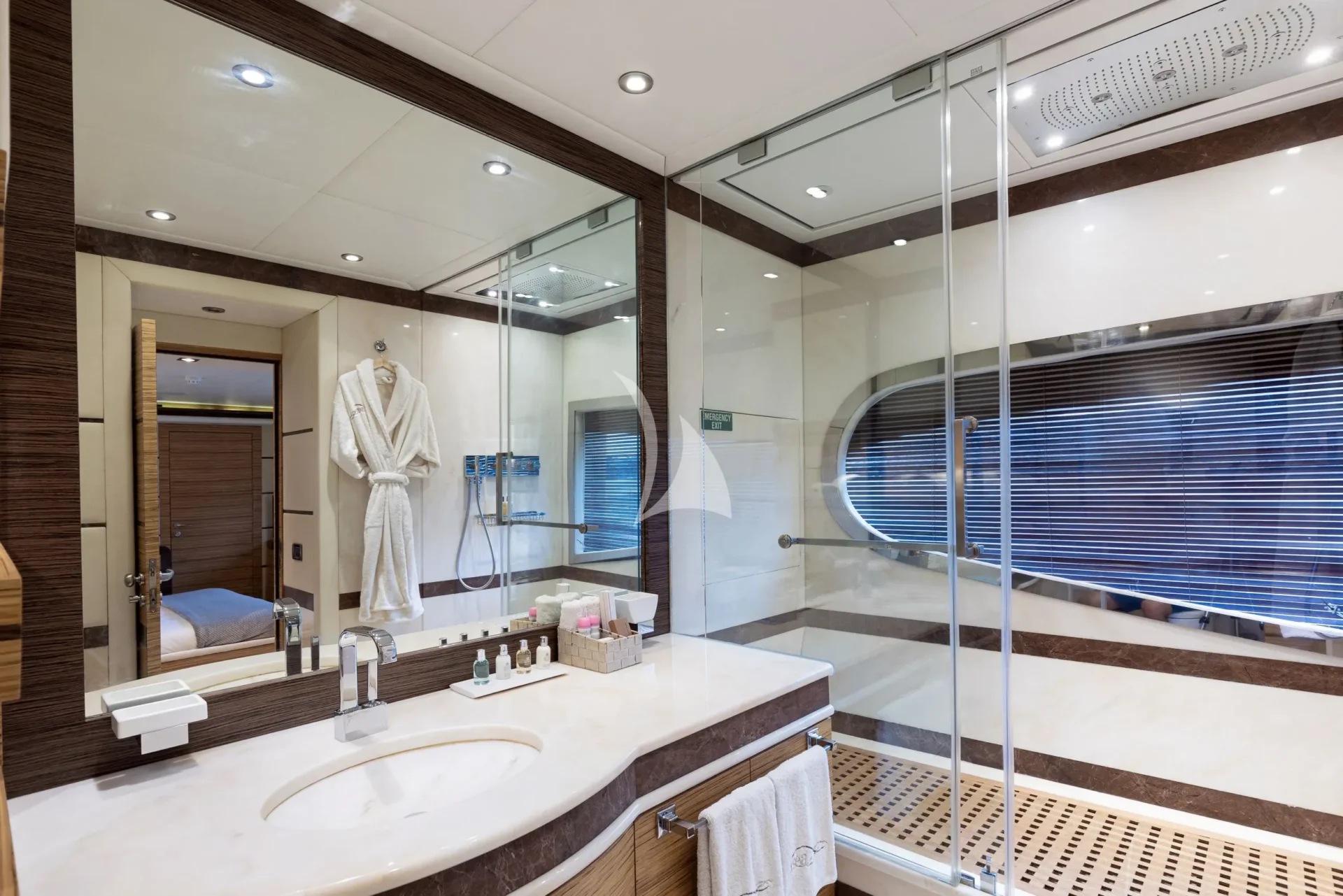 I SEA Charter Yacht