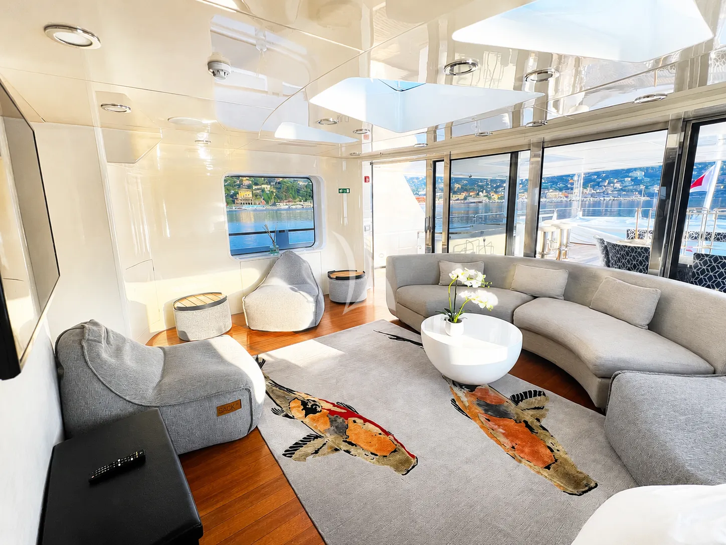 LADY IN BLUE Charter Yacht