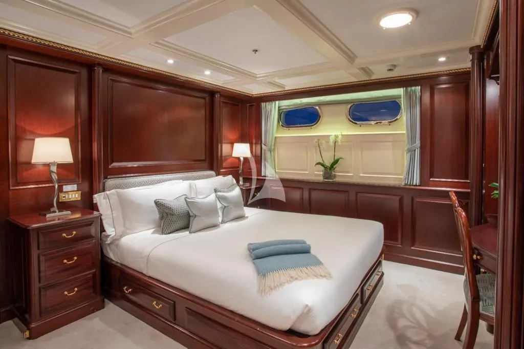 TELEOST Charter Yacht