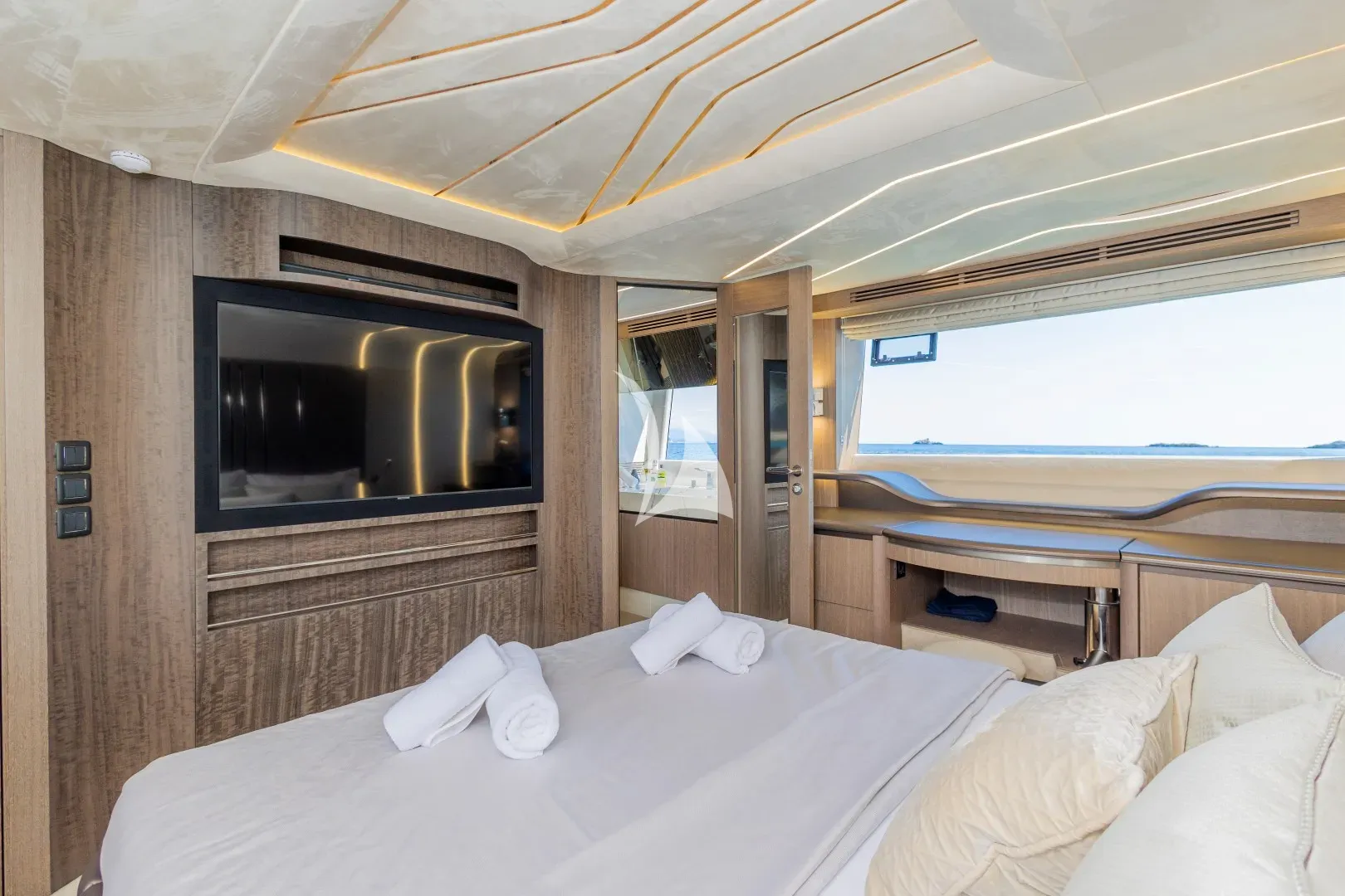 PARADISE Charter Yacht