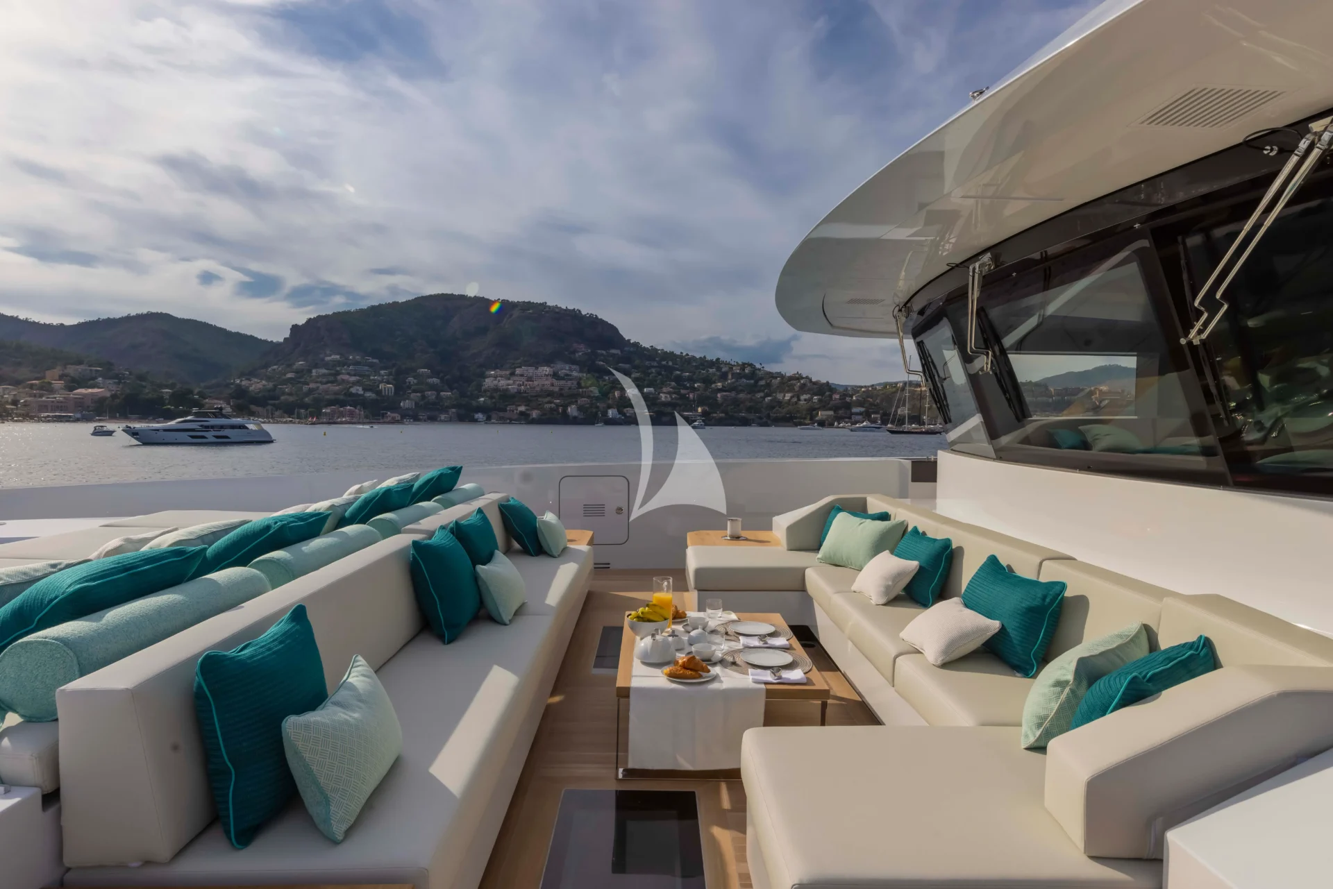 EMOCEAN Charter Yacht