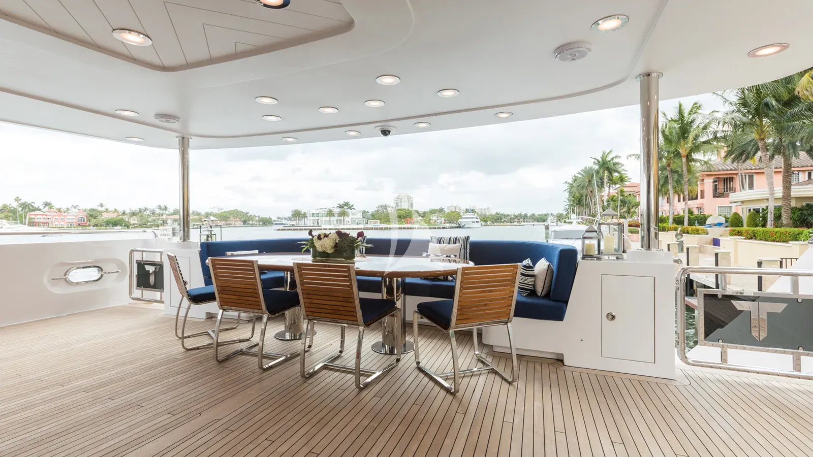 TANZANITE Charter Yacht