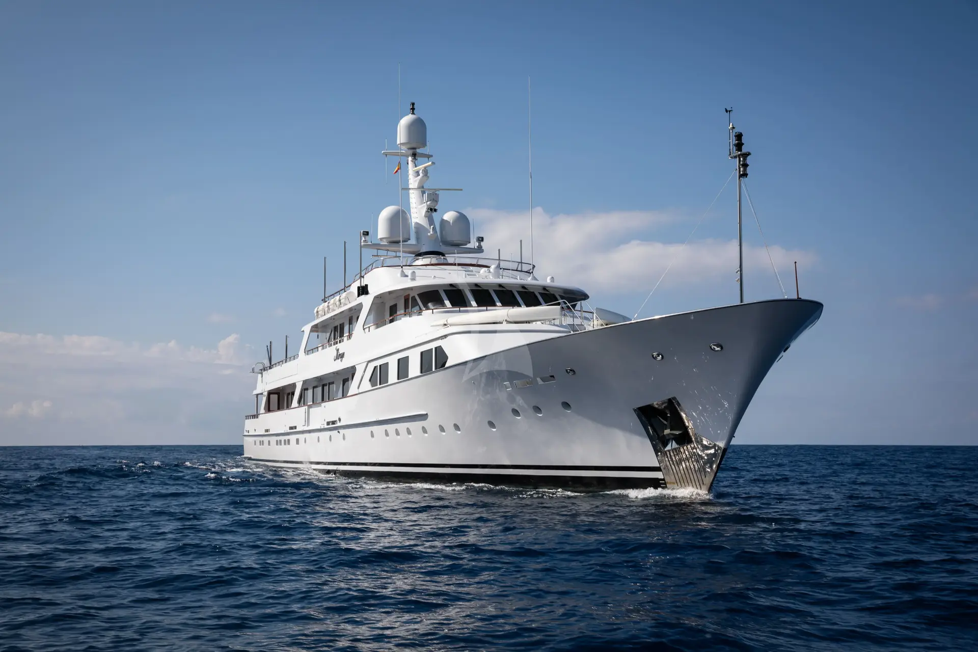 MIRAGE Charter Yacht