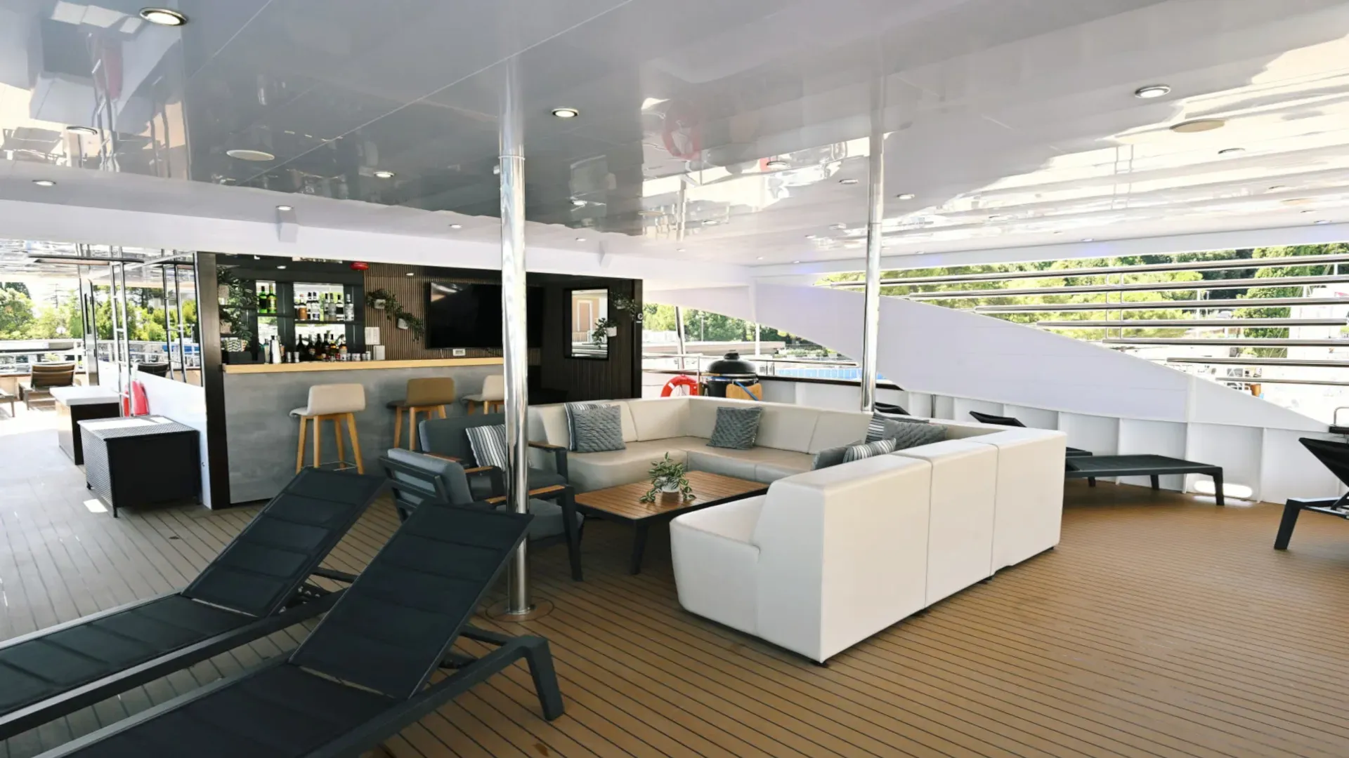 NERA EXCELLENCE Charter Yacht