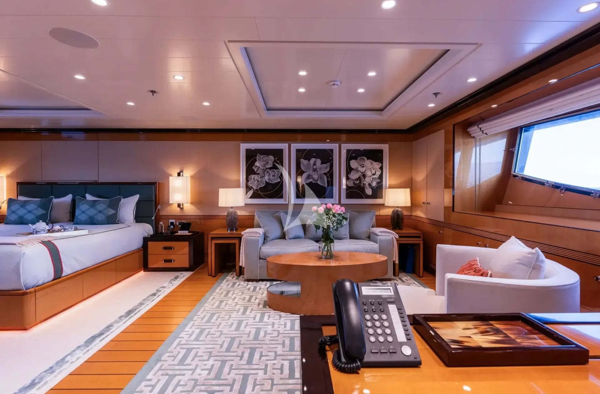DEEP BLUE Charter Yacht