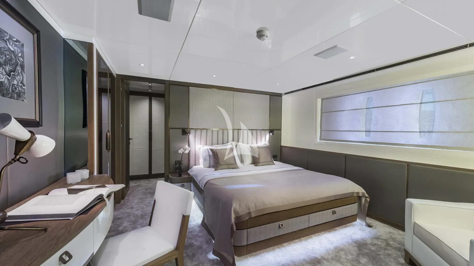 LIQUID SKY Charter Yacht
