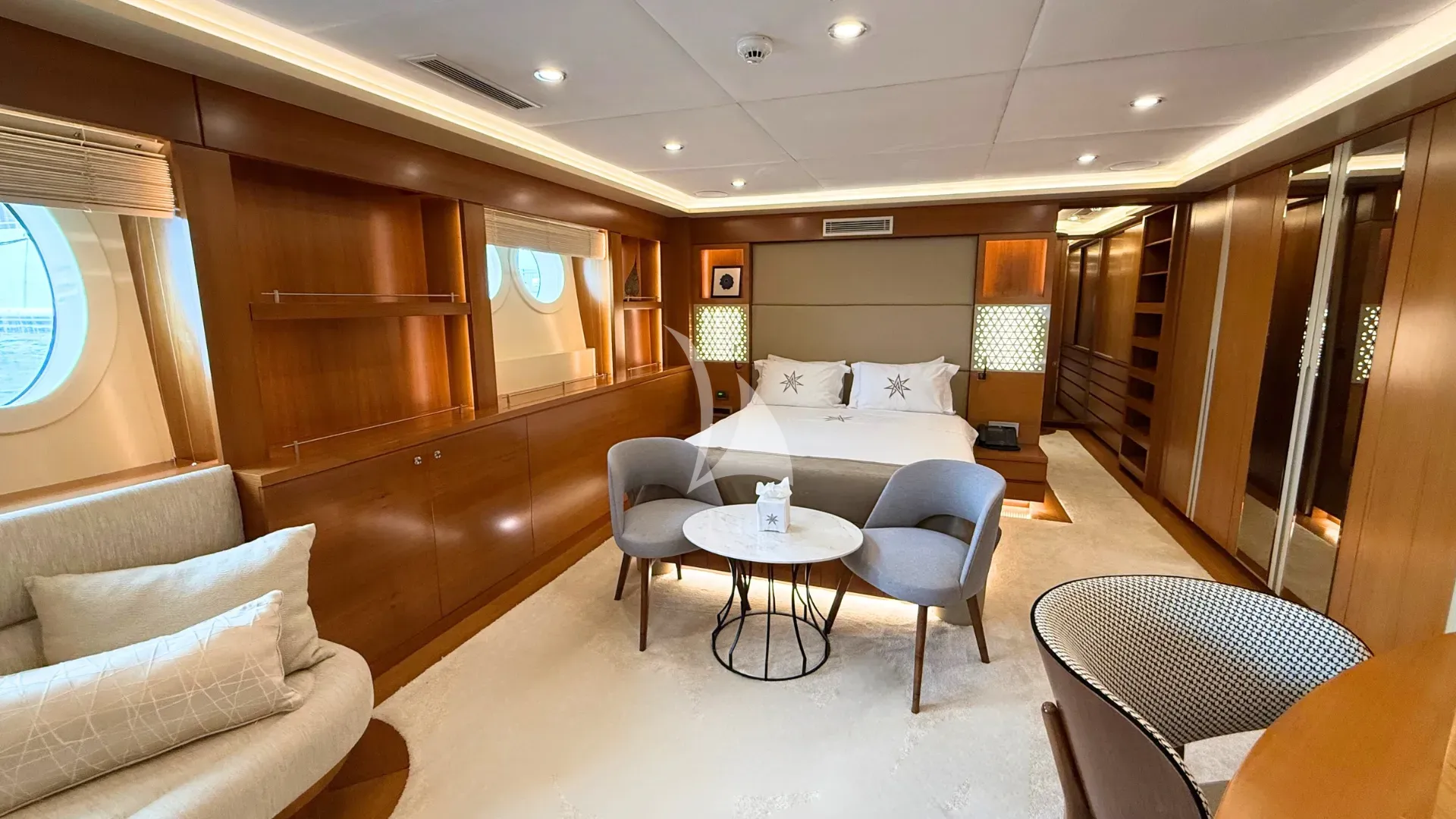 ARESTEAS Charter Yacht