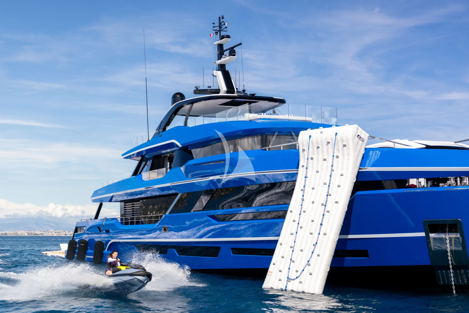 SUI GENERIS Charter Yacht