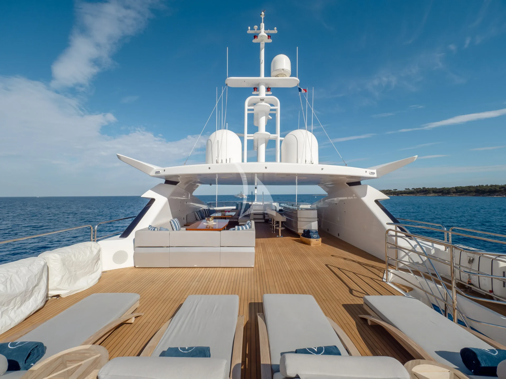 ARADOS Charter Yacht