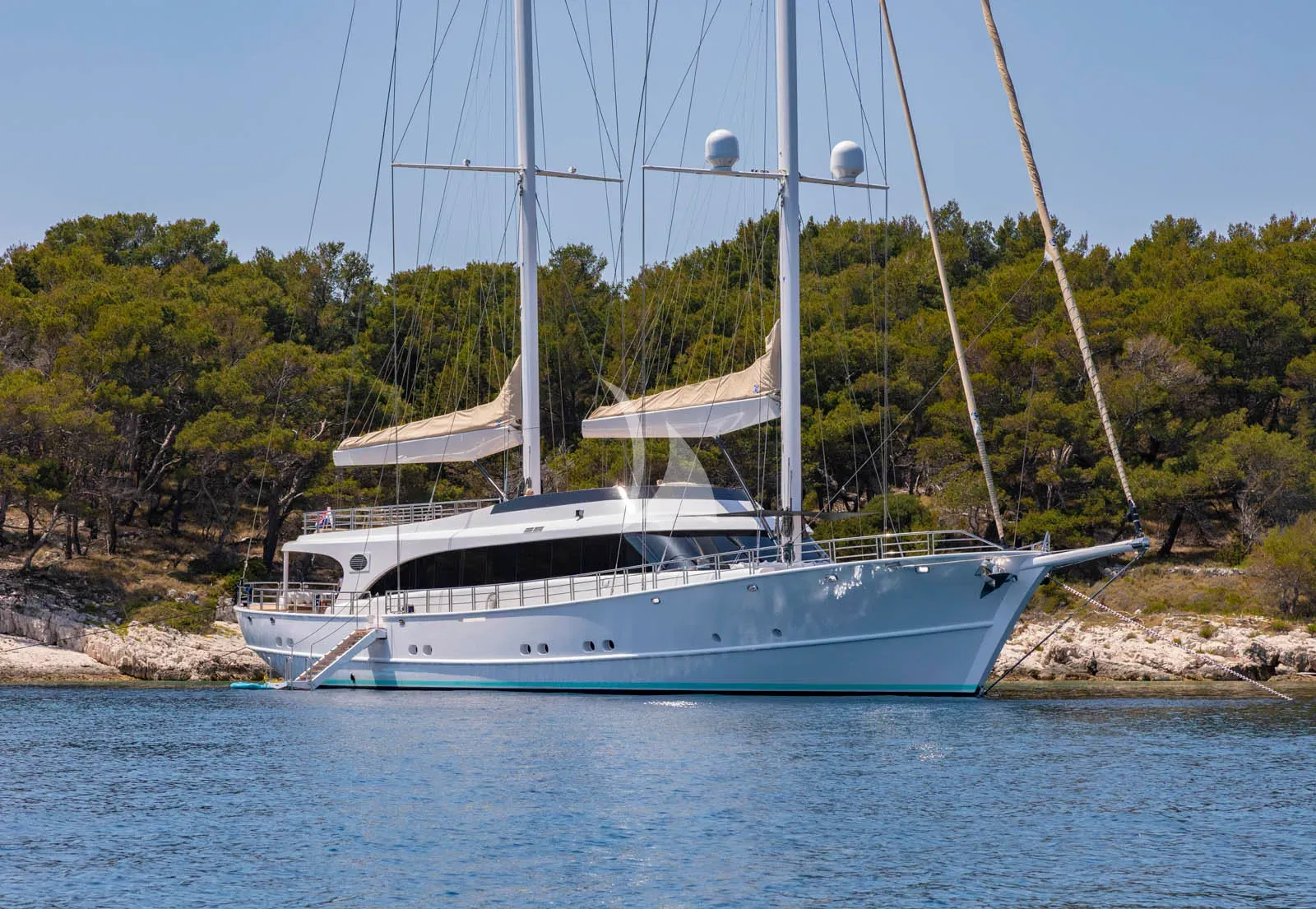ACAPELLA Charter Yacht