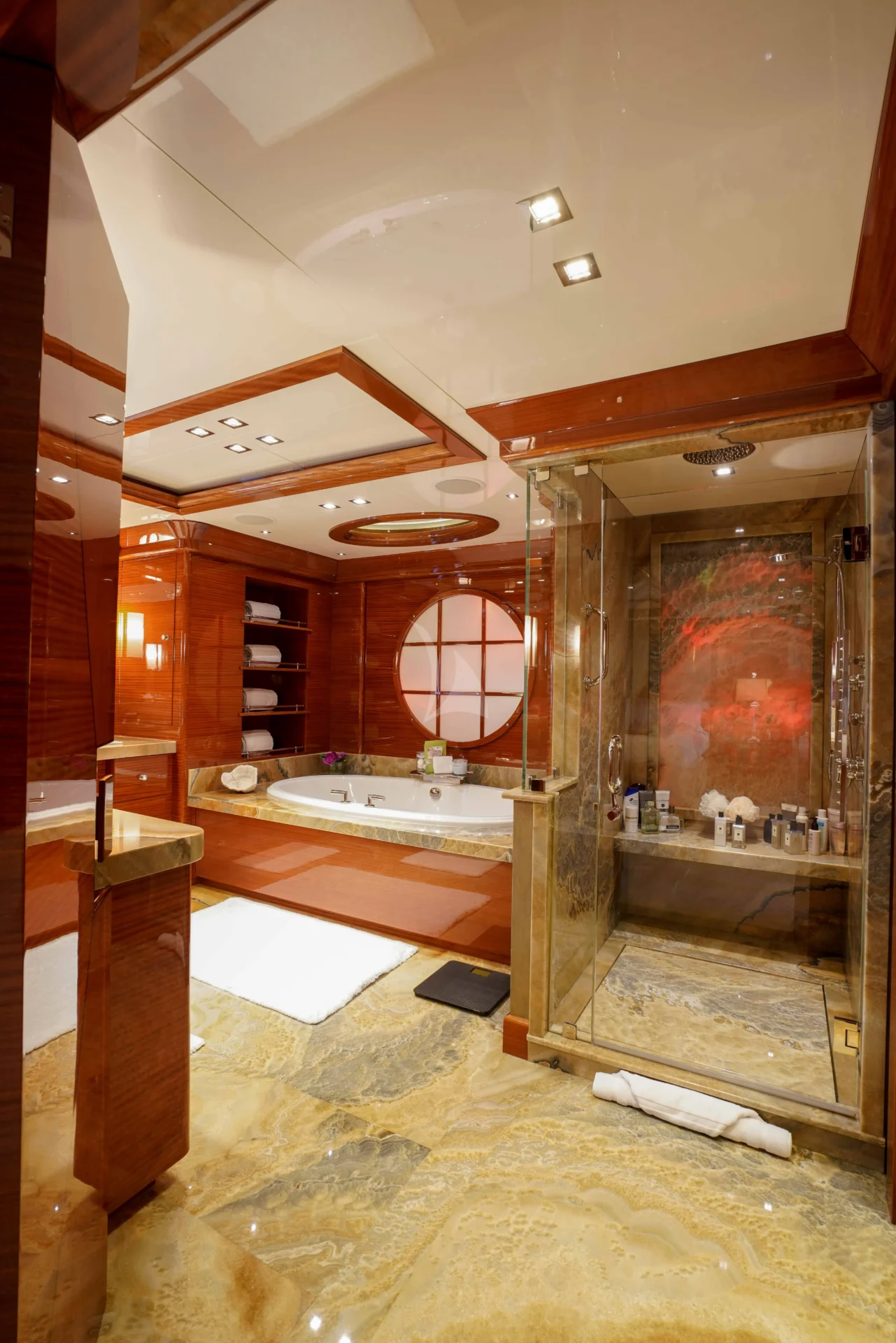ASPEN ALTERNATIVE Charter Yacht