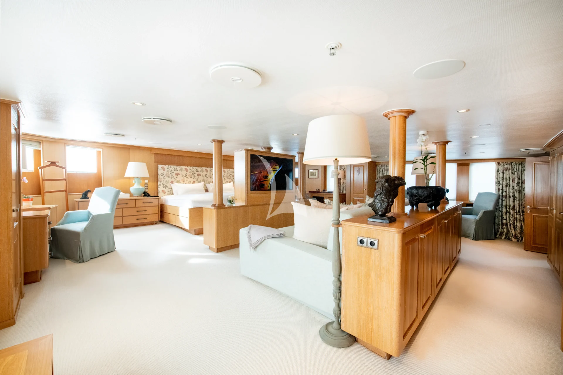 ARCTIC Charter Yacht
