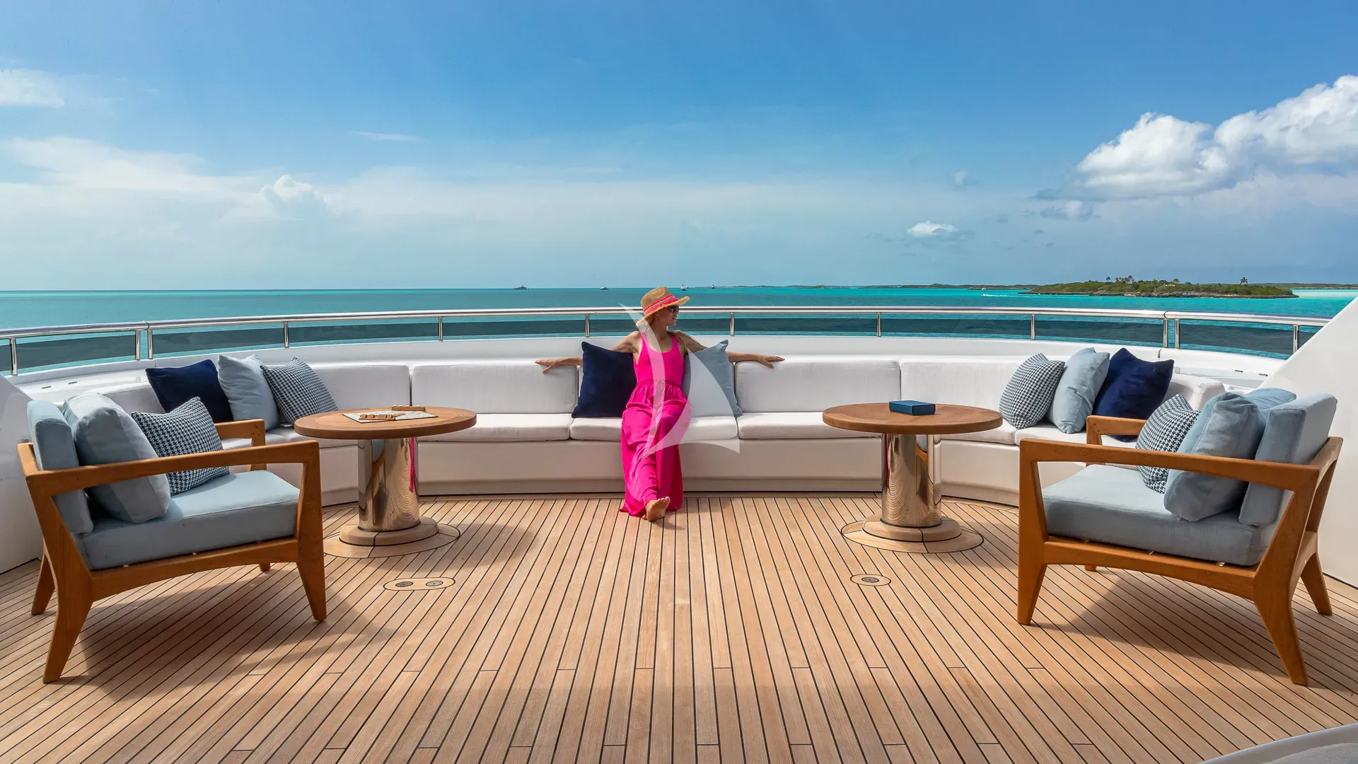 REVERIE Charter Yacht