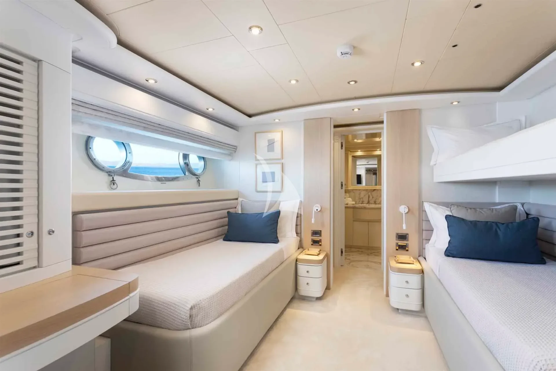 PARADISE Charter Yacht